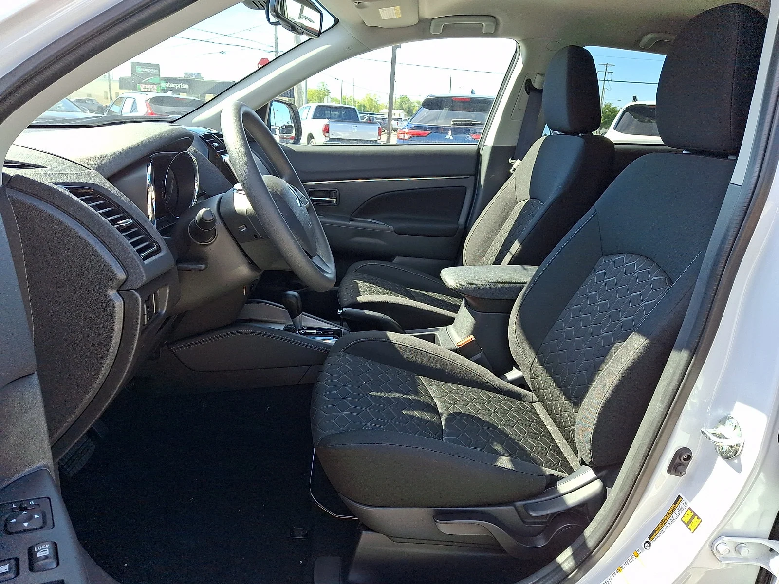 New 2027 White Mitsubishi 2.0 ES image 12