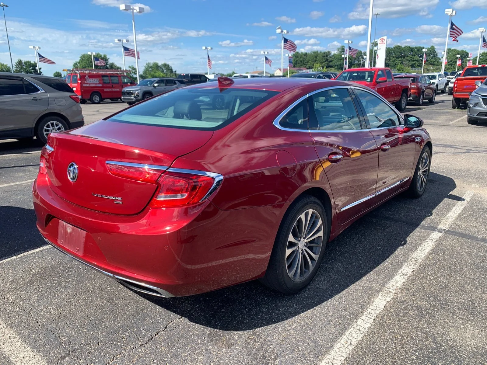 Used 2019 RED QUARTZ TINTCOAT Buick Essence image 3