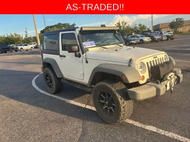 Used 2008 White Jeep X image 1