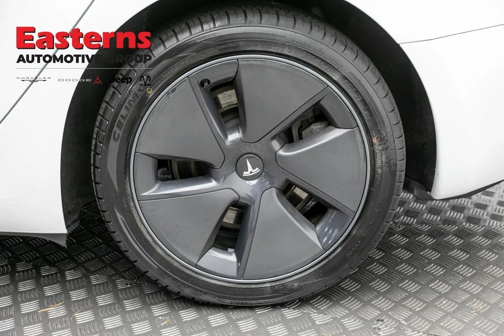 Used 2023 White Tesla Base image 29