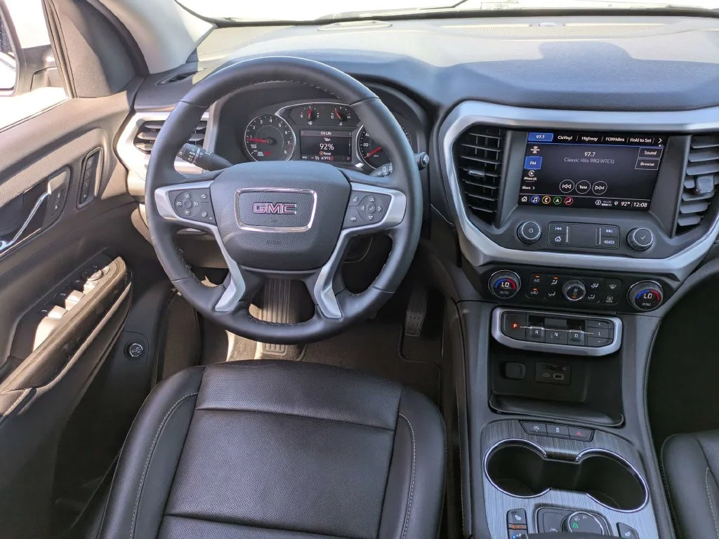 Used 2023 White GMC SLT image 20