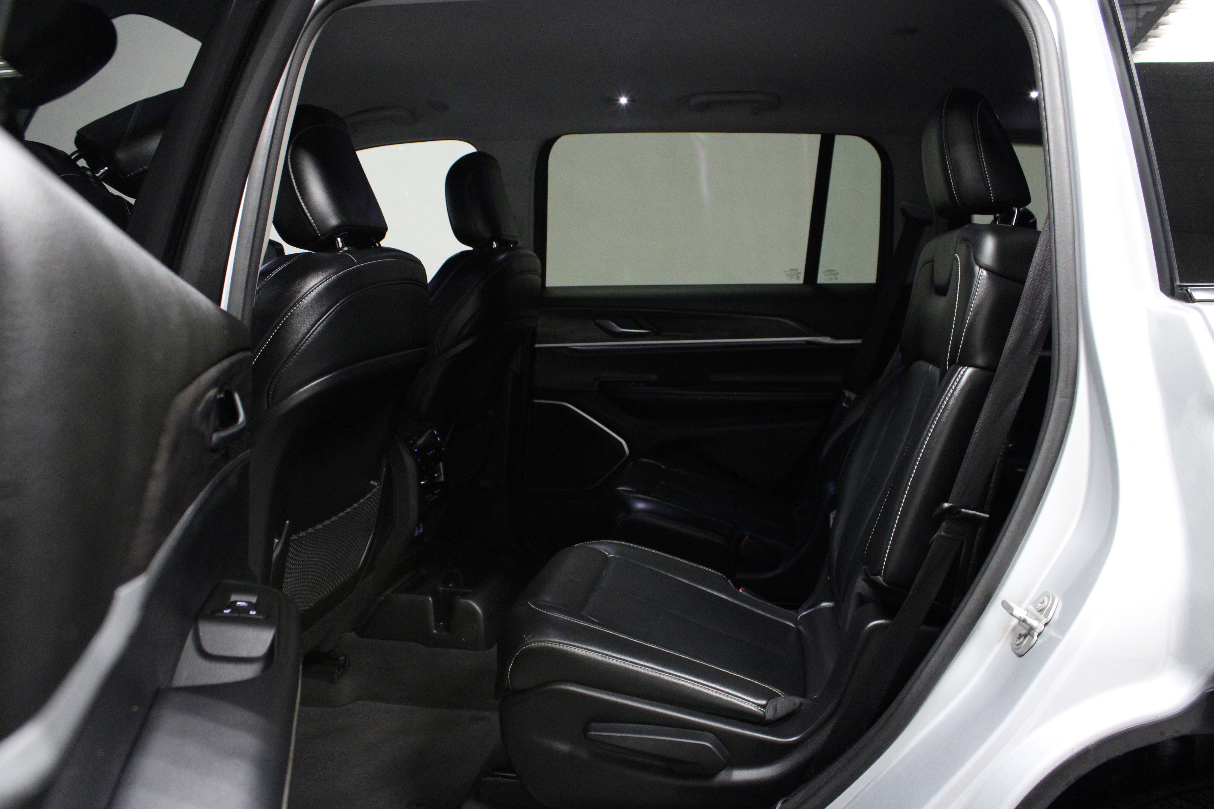 Used 2021 Silver Zynith Jeep Limited image 13