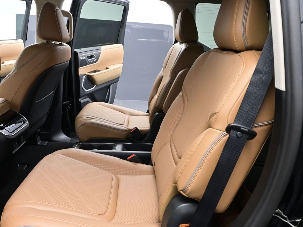 New 2026 Black INFINITI LUXE image 10