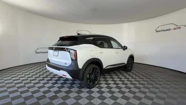 New 2026 Aspen White TriCoat / Super Black Two-tone Nissan SR image 8