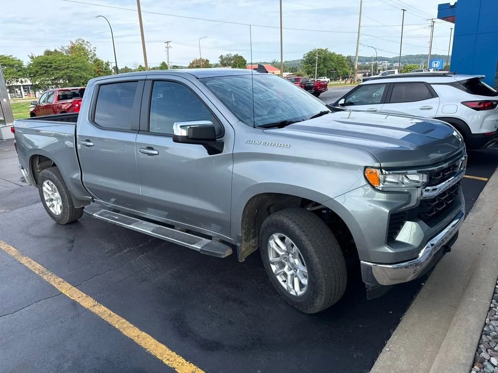 Used 2023 Sterling Gray Metallic Chevrolet LT image 11