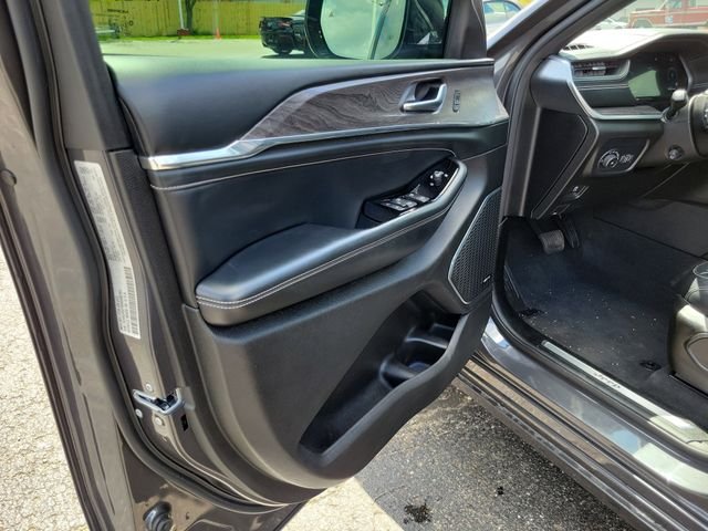 Used 2022 Gray Jeep Overland image 7