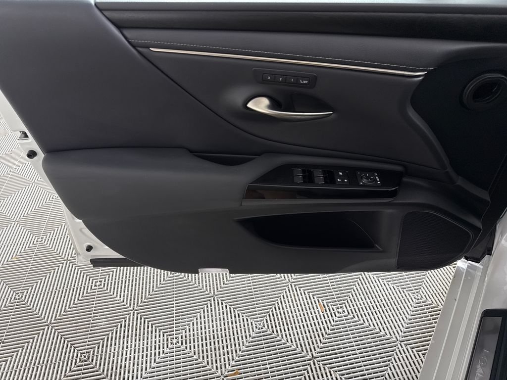 2022 Lexus ES Hybrid 300h - Photo 10