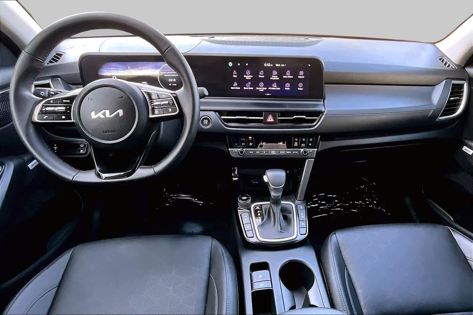 Used 2024 Gravity Gray Kia SX image 16