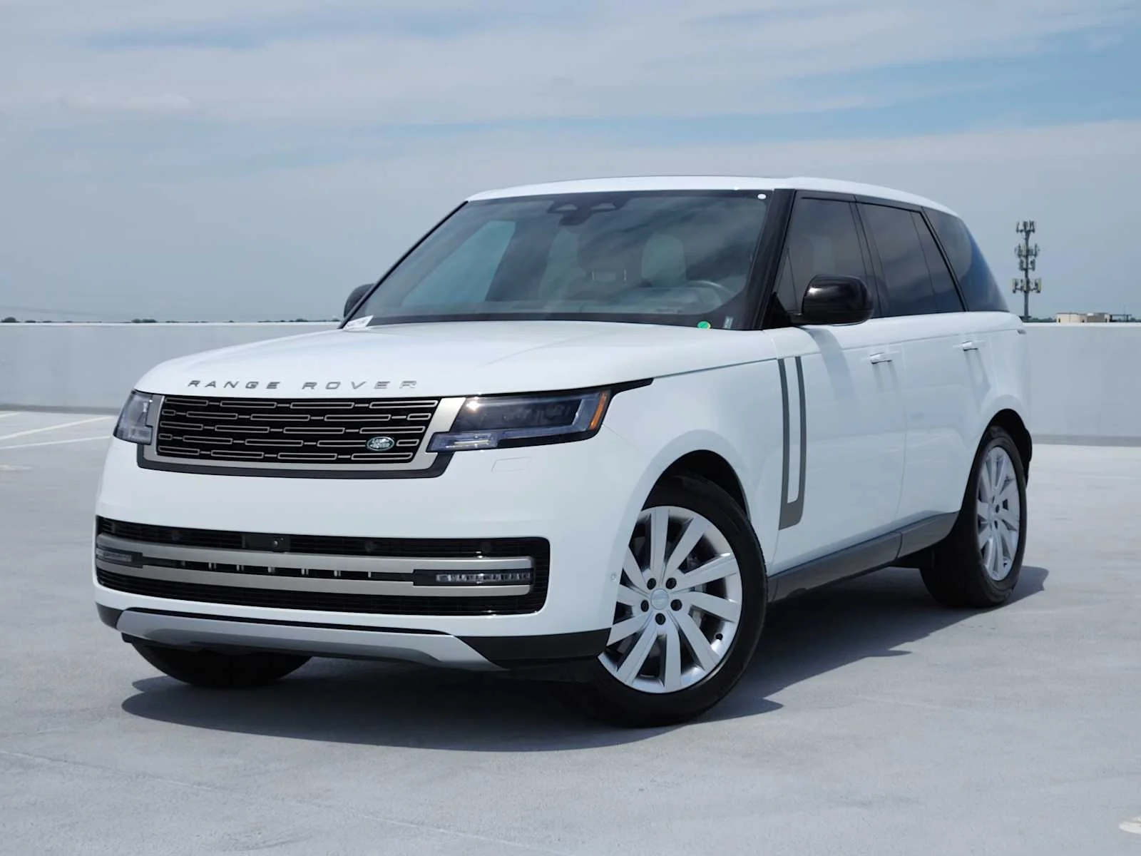 2025 Land Rover Range Rover 3.0 SE SWB's photo