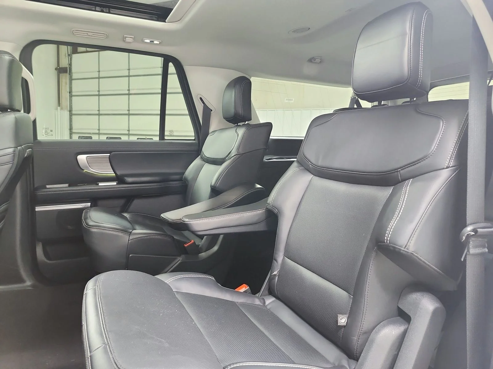 Used 2025 White Ford Platinum image 11