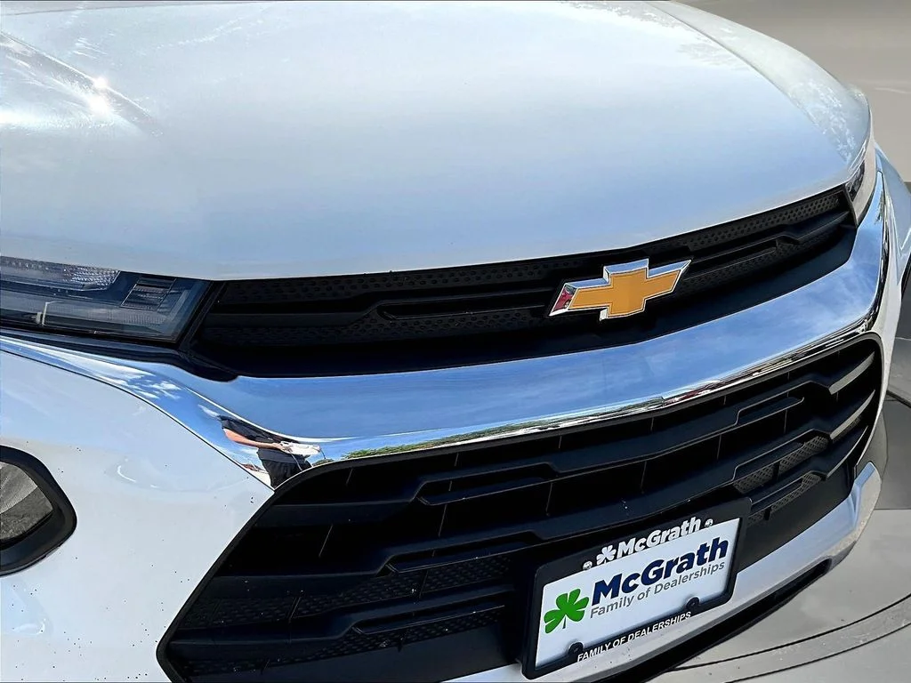 Used 2023 White Chevrolet LT image 34