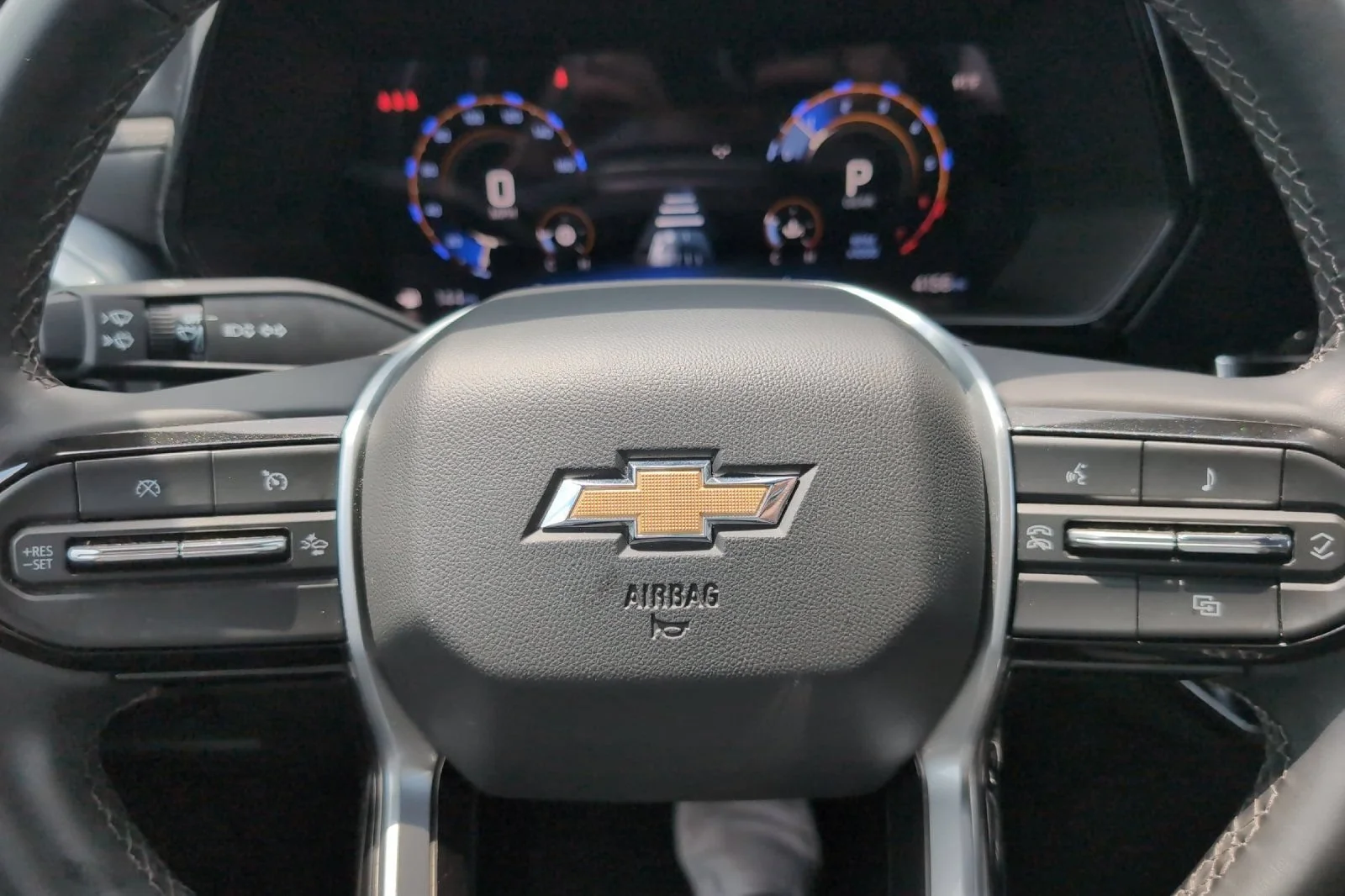 Used 2024 Summit White Chevrolet LT image 24