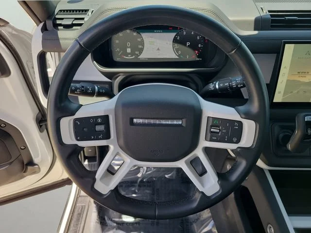 Used 2025 White Land Rover S image 22
