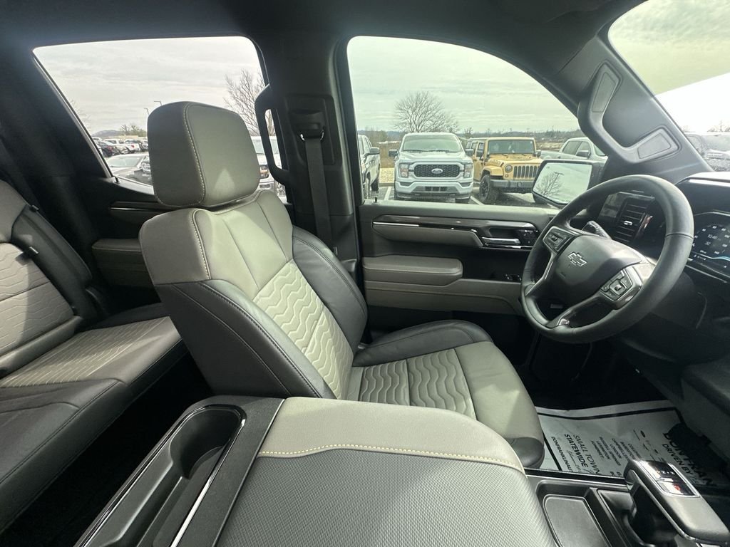 Used 2025 Red Chevrolet ZR2 image 15