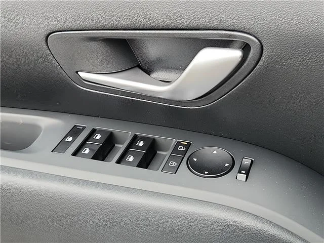 New 2026 Shimmering Silver Hyundai SEL image 17