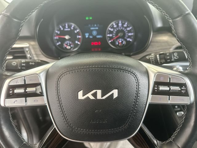 Used 2022 Gray Kia EX image 12
