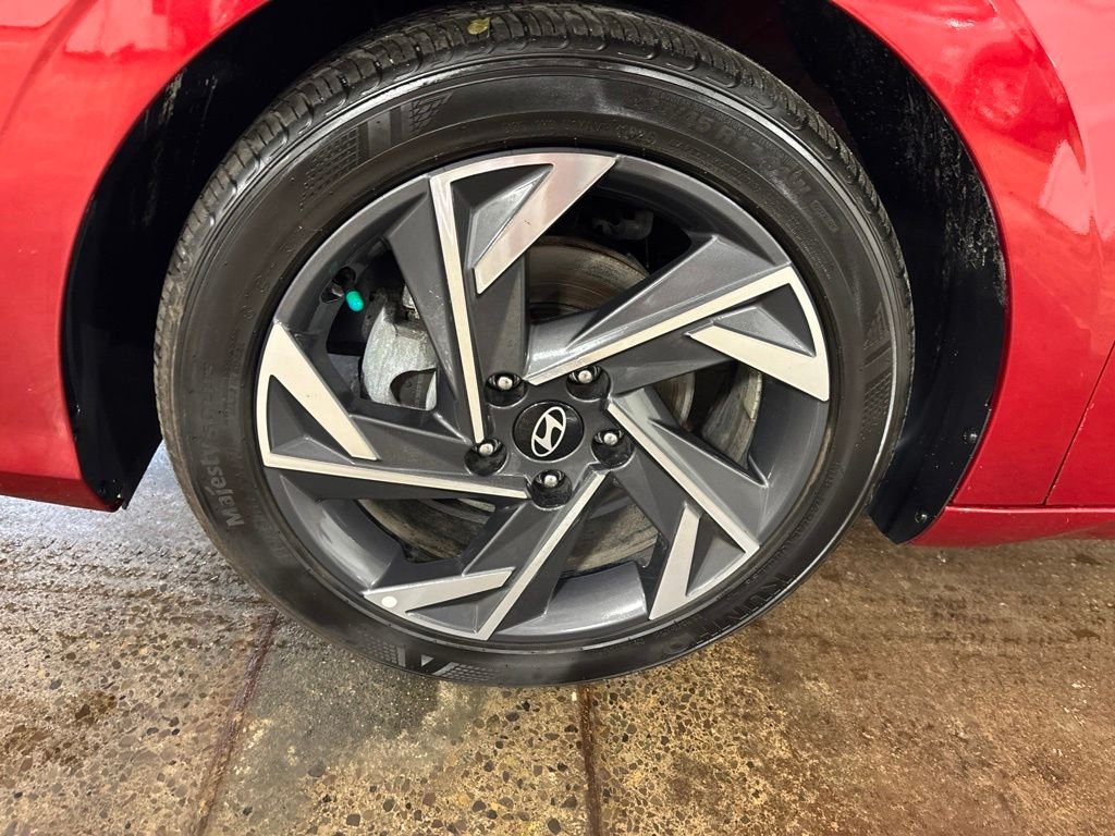 Used 2025 Red Hyundai SEL Sport image 9