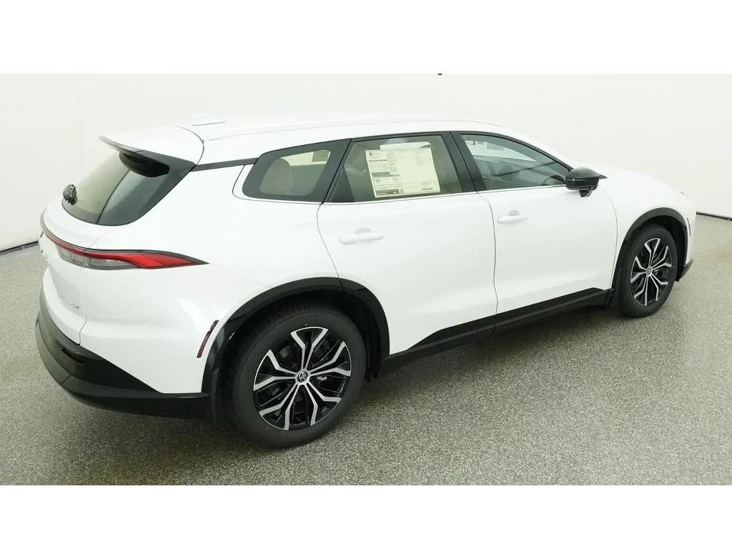 New 2026 Oxygen White Toyota XLE image 9