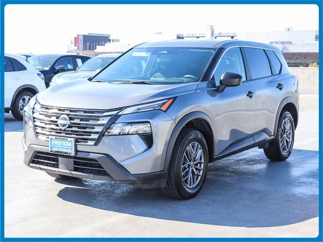 Used 2024 Gray Nissan S image 6