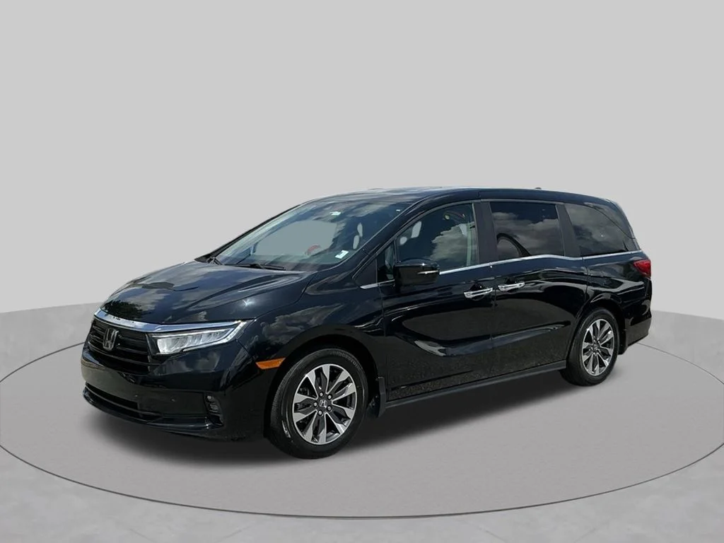 Used 2024  Honda EX-L image 2