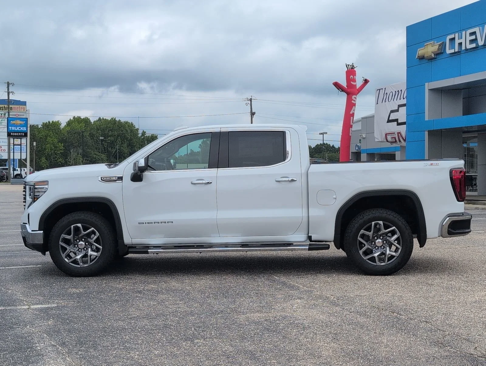New 2026 Summit White GMC SLT image 2