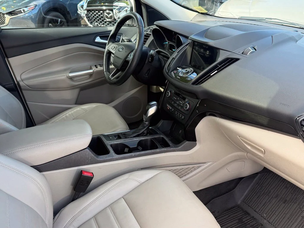 Certified Used 2019 White Platinum Clearcoat Metallic Ford Titanium image 27