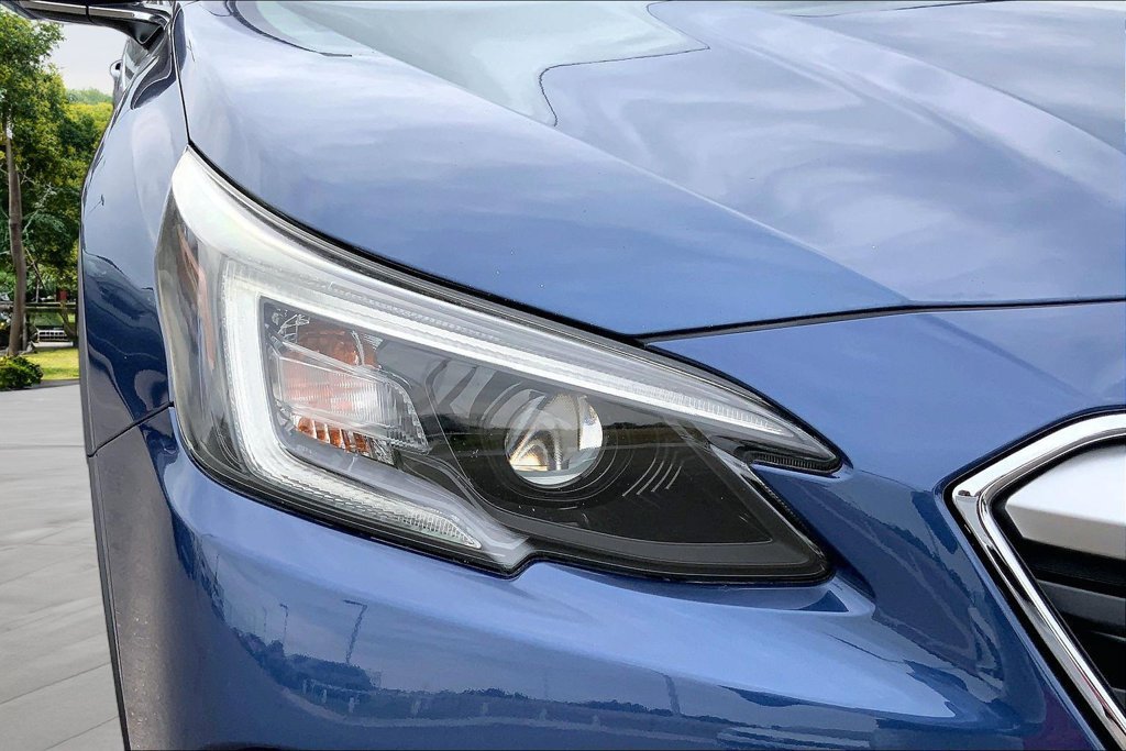 Used 2020 Blue Subaru Premium image 29