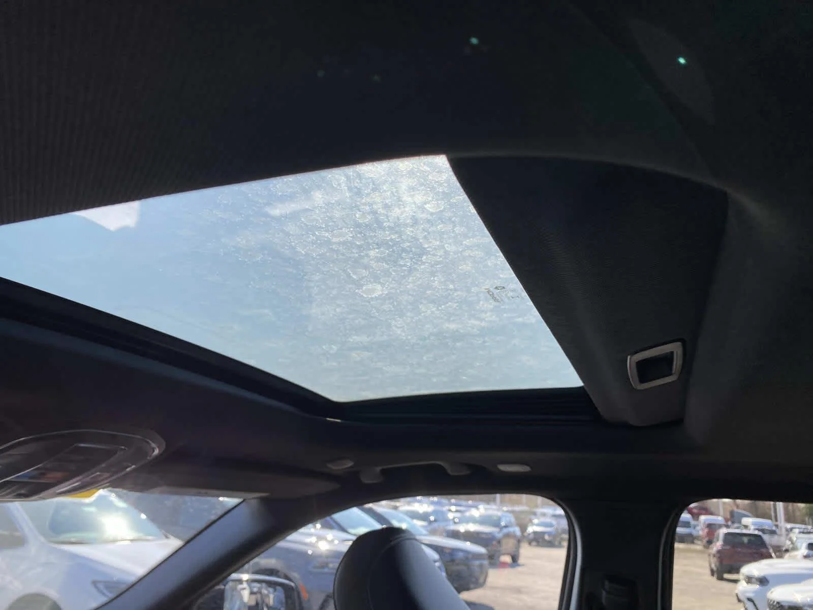 New 2026 Diamond Black Crystal Pearlcoat Jeep Laredo Altitude image 7