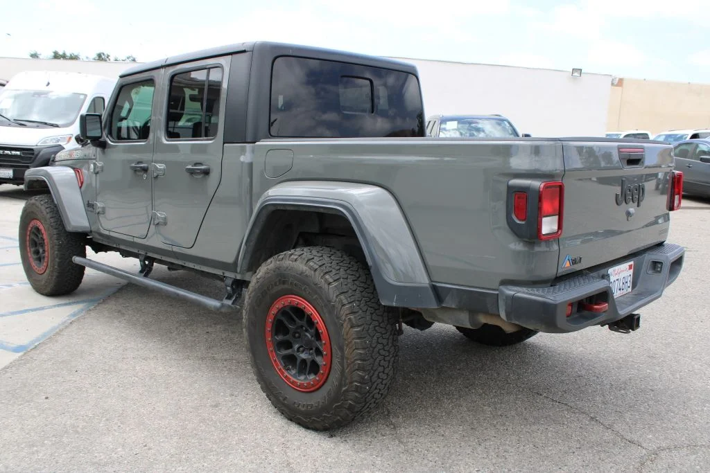 Used 2021 Gray Jeep Sport image 6
