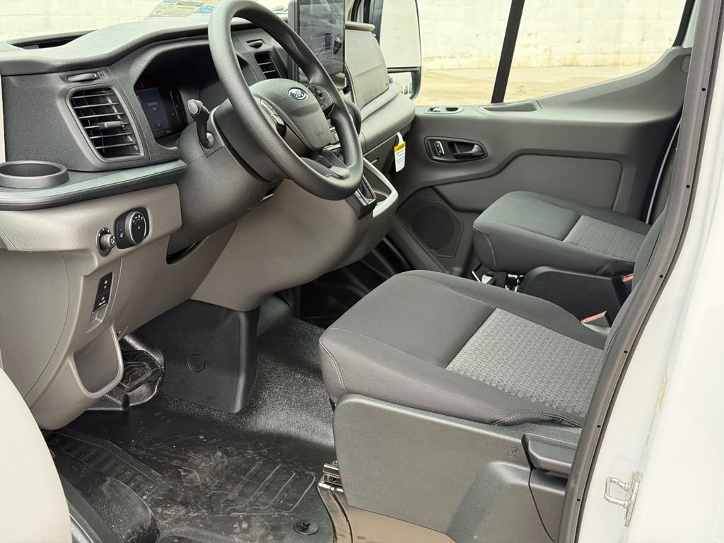 New 2026 Oxford White Ford Cargo Van image 5