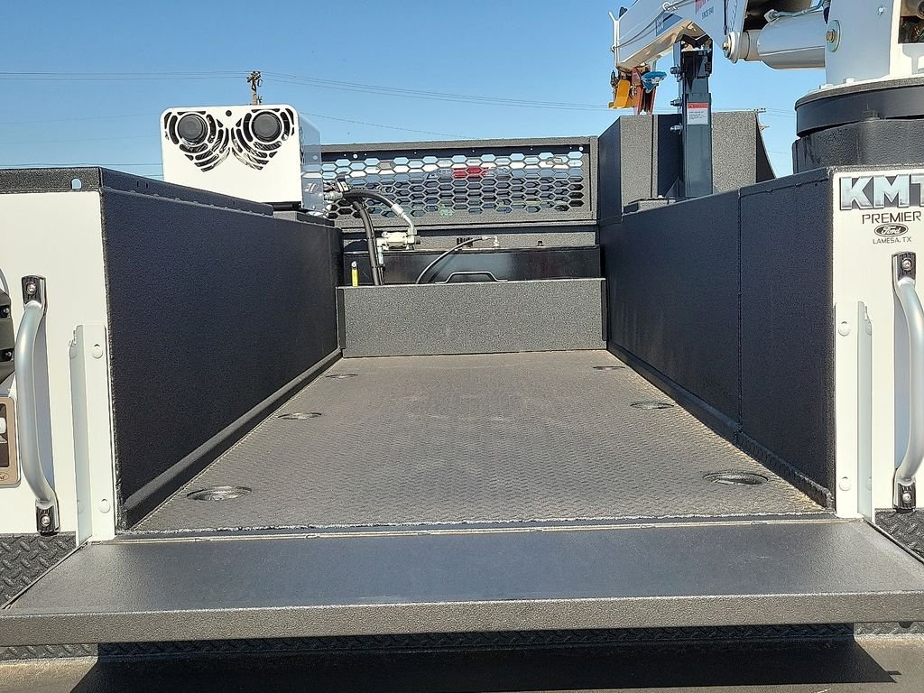 2025 Ford F-550 Super Duty Chassis Cab XL - Photo 15