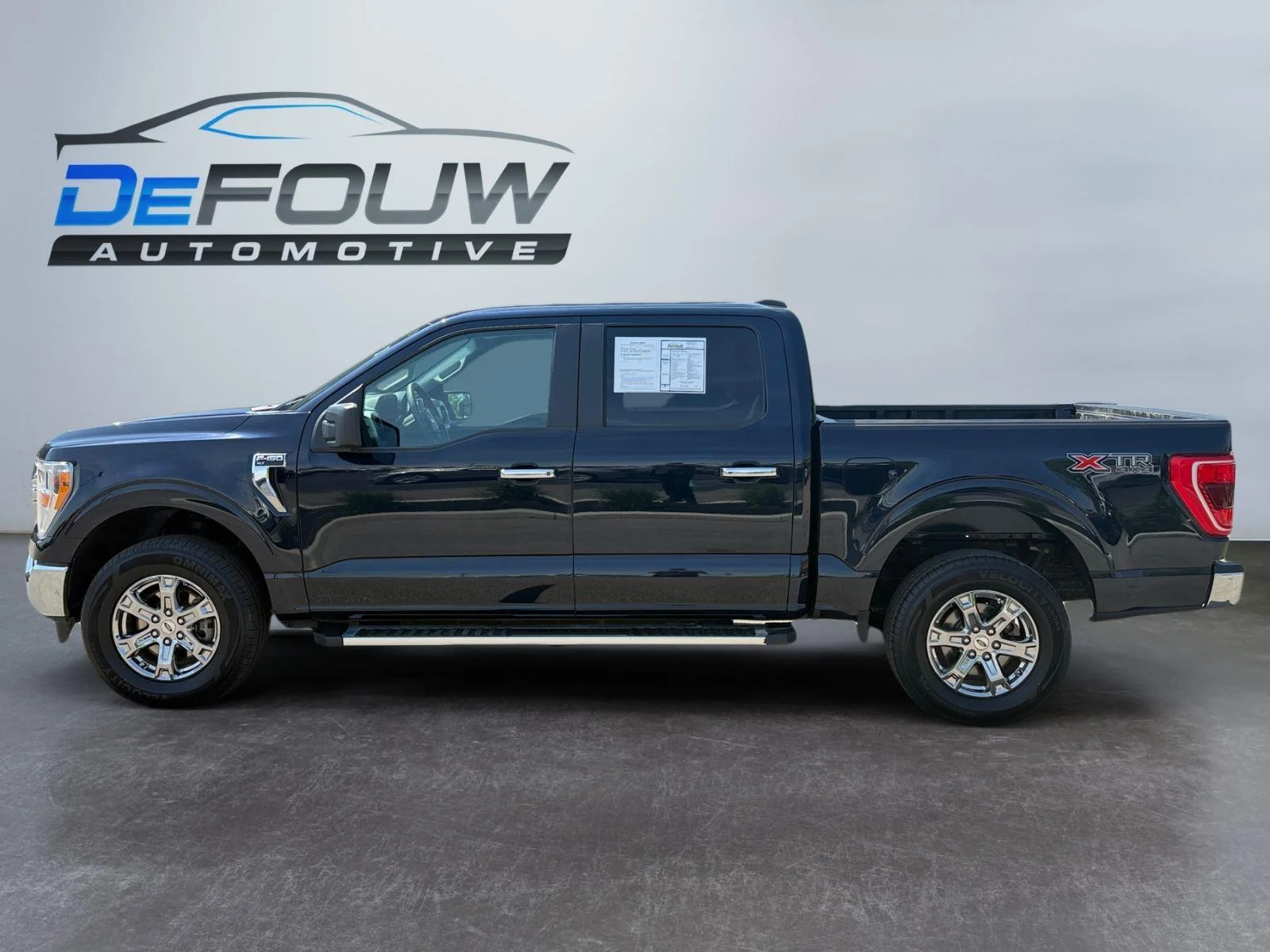 Used 2023 Agate Black Ford XLT image 6
