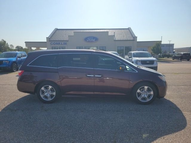 Used 2012 Dark Cherry Pearl II Honda Touring image 19