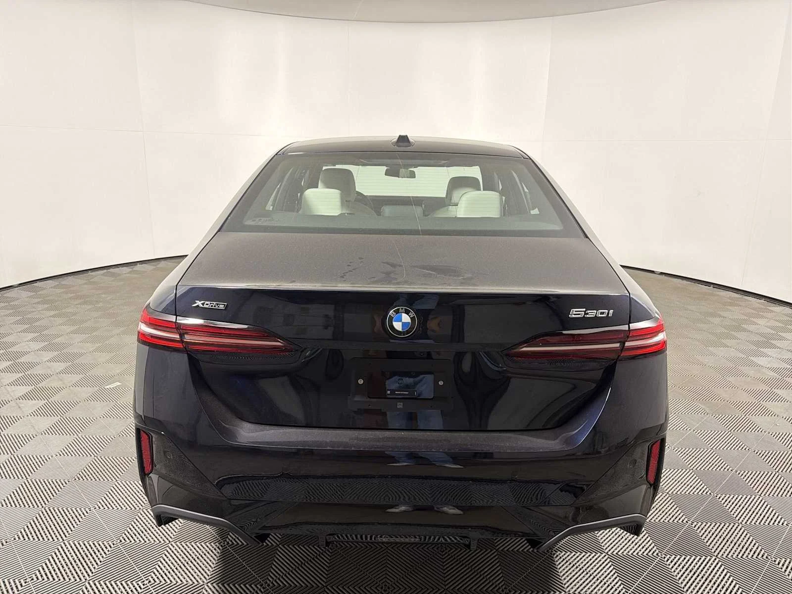 New 2026 Carbon Black Metallic BMW 530i xDrive image 2