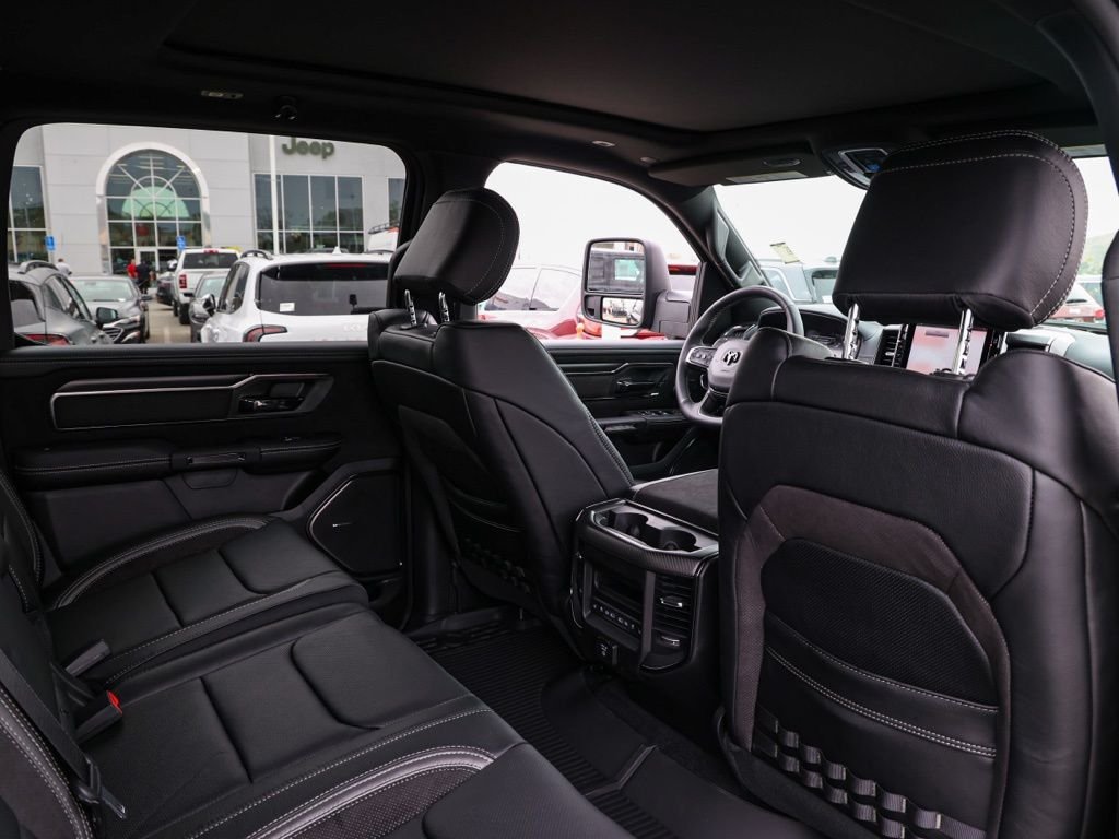 New 2026 Diamond Black Crystal Pearl-Coat Exterior Paint RAM RHO image 15