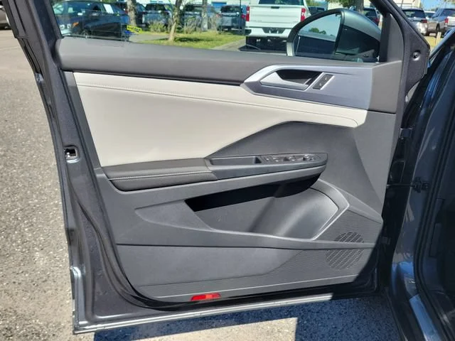 2025 Volkswagen Taos SE - Photo 24
