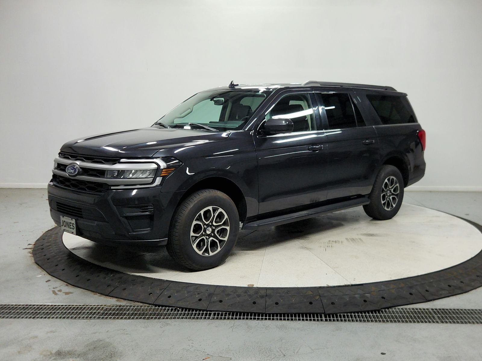 Used 2024 Gray Ford XLT image 4