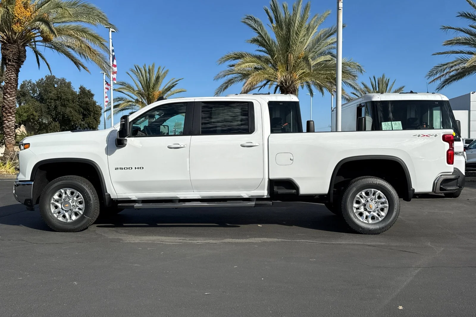2026 Chevrolet Silverado 2500 HD LT view 6