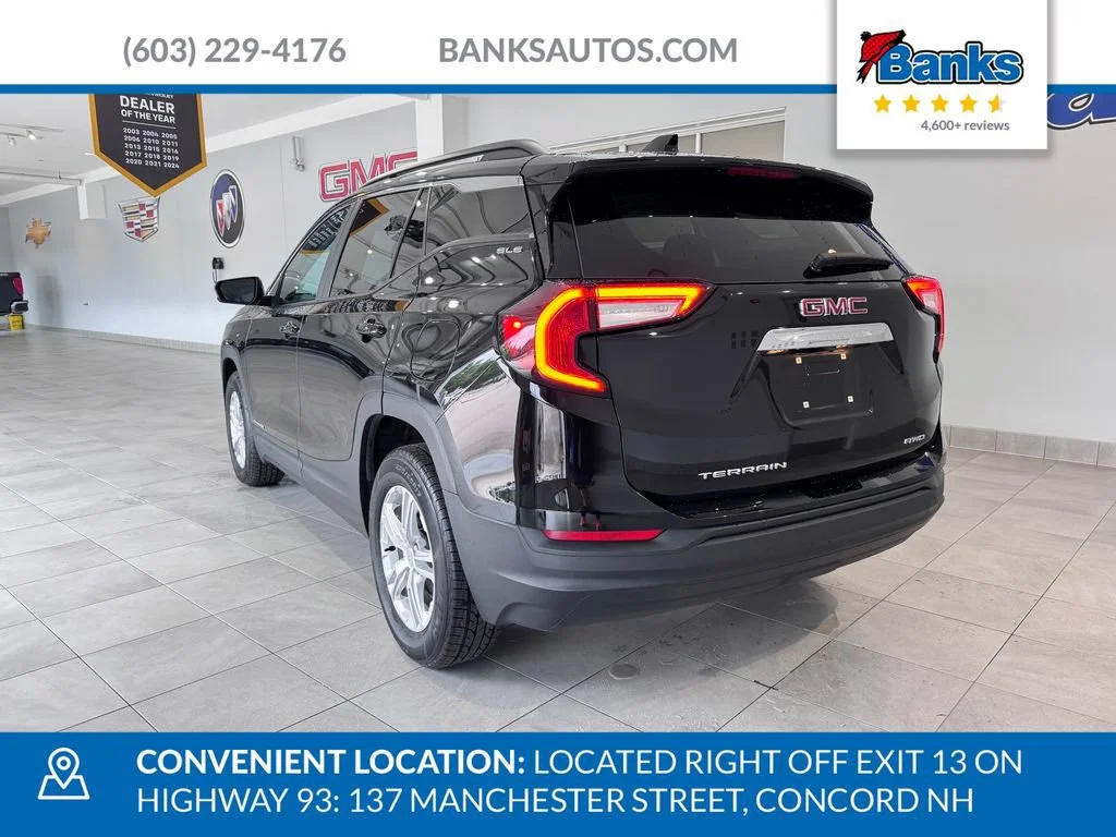 Used 2022 EBONY TWILIGHT METALLIC GMC SLE image 6