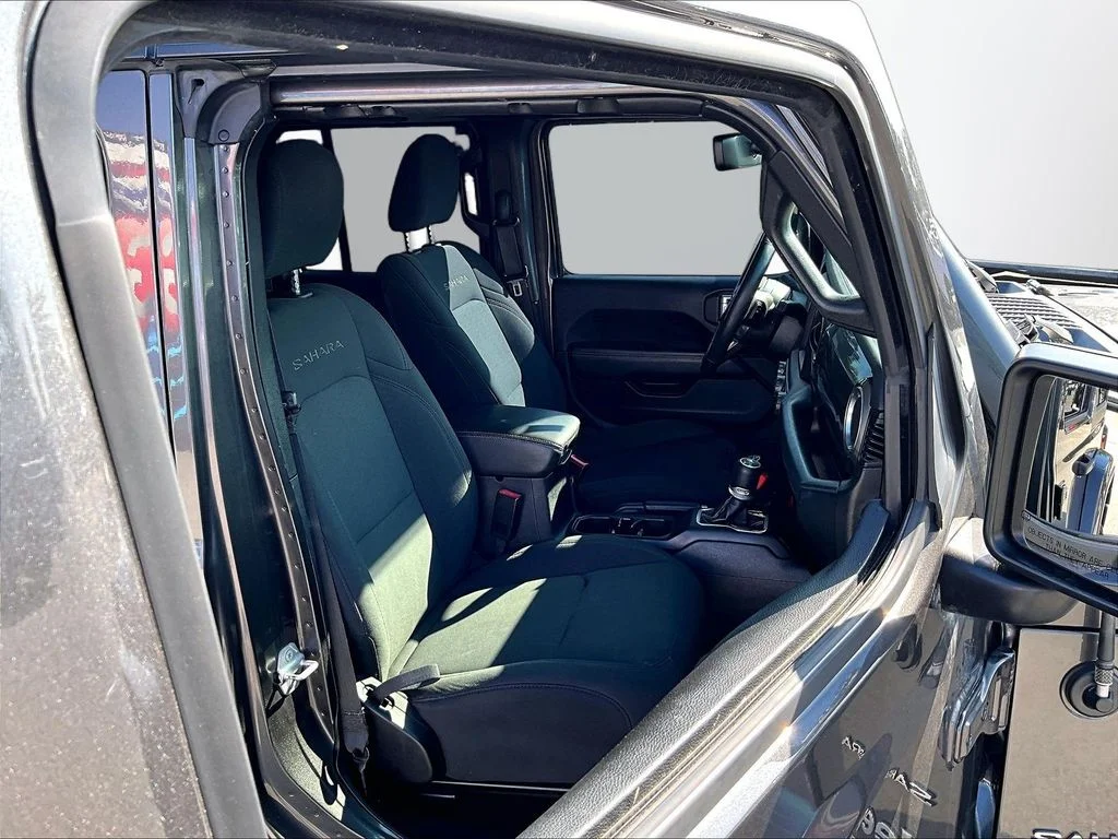 Used 2019 Gray Jeep Unlimited Sahara image 8