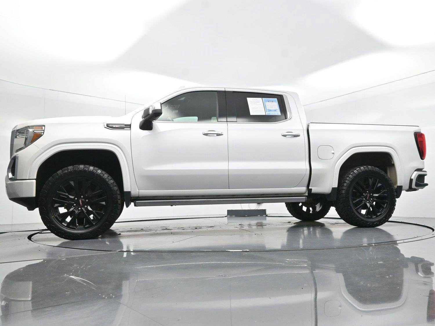 Used 2020 White Frost Tricoat GMC Denali image 51