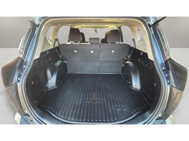 Used 2018 Gray Toyota XLE image 36