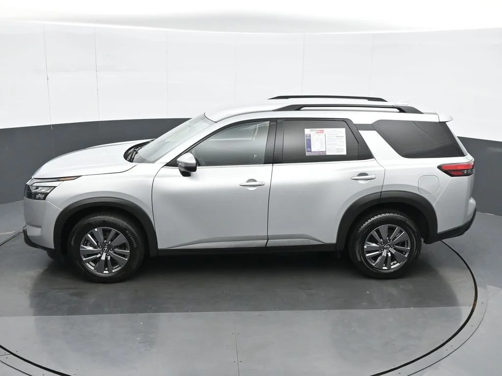Used 2025 Silver Nissan SV image 19