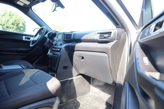 Used 2022 White Ford Base image 37