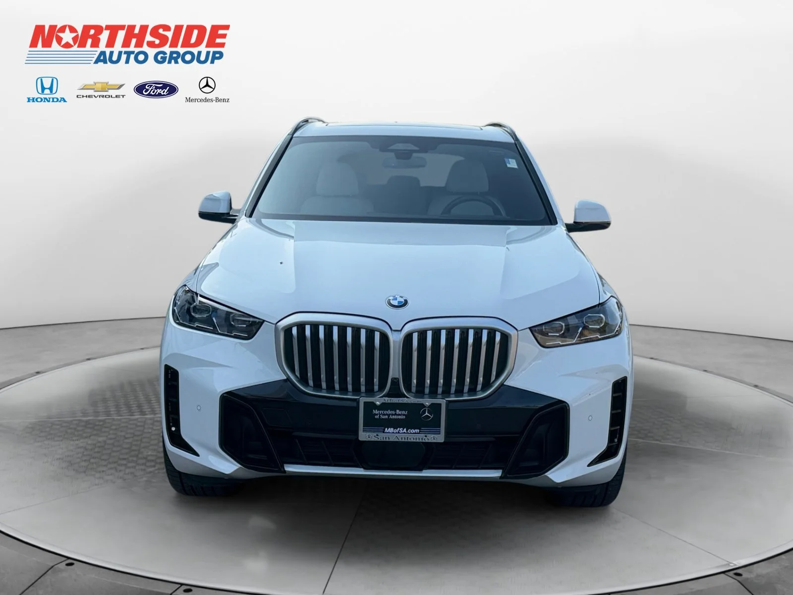 Used 2026 Alpine White BMW xDrive40i image 2