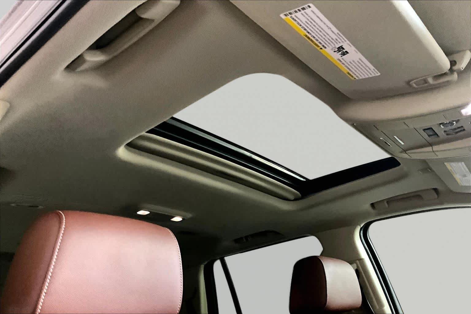 Used 2018 Black Chevrolet Premier image 13