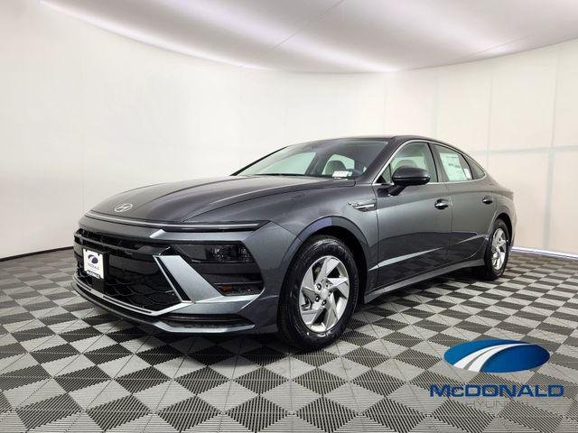 2026 Hyundai Sonata SE's photo