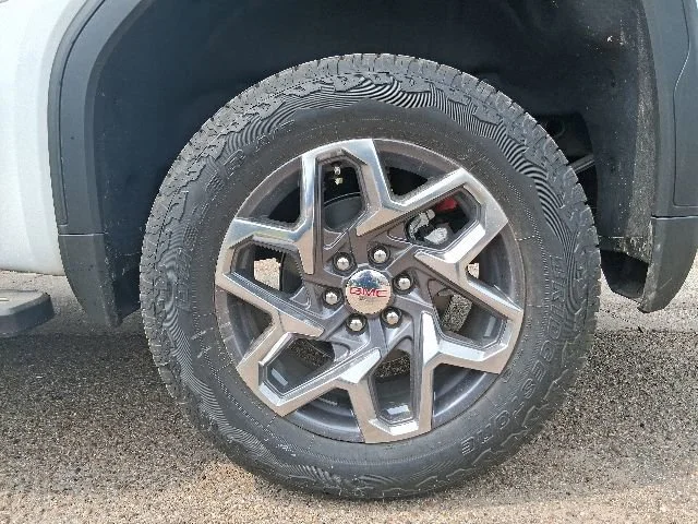 2026 GMC Sierra 1500 SLT - Photo 18