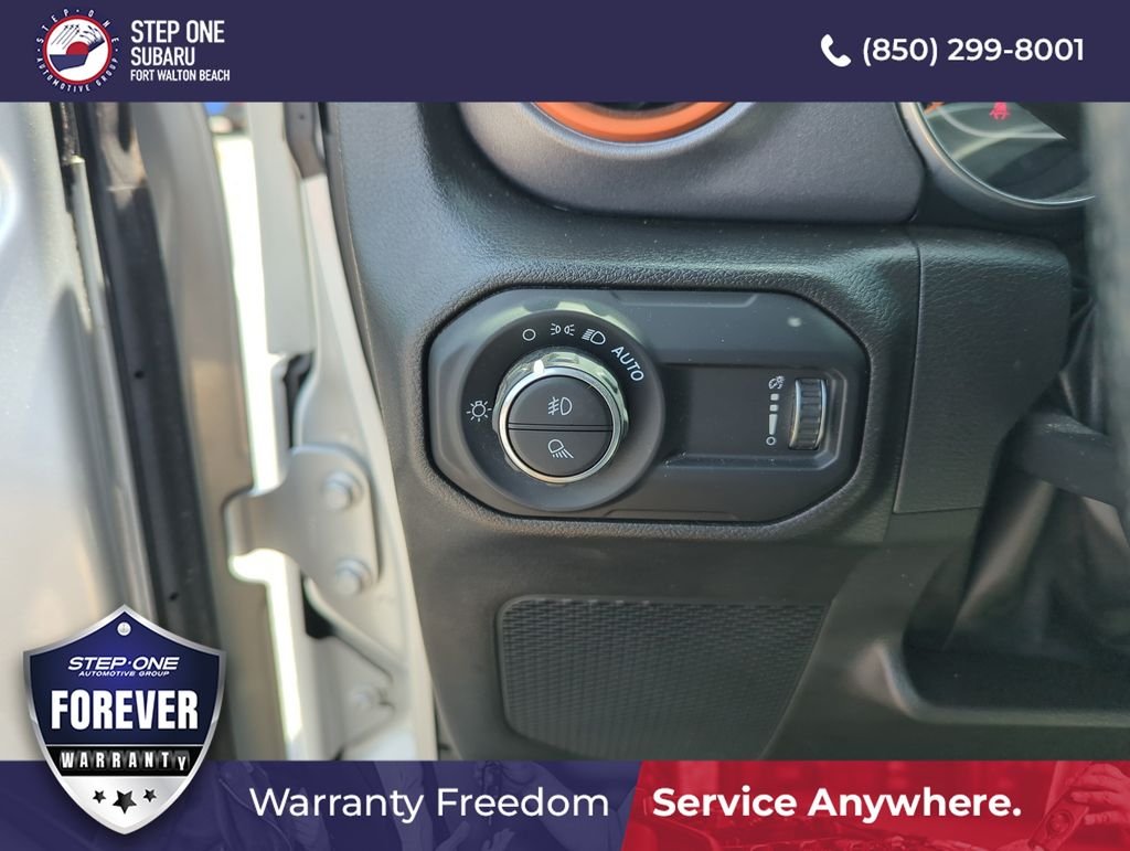 Used 2023 Silver Jeep Mojave image 20