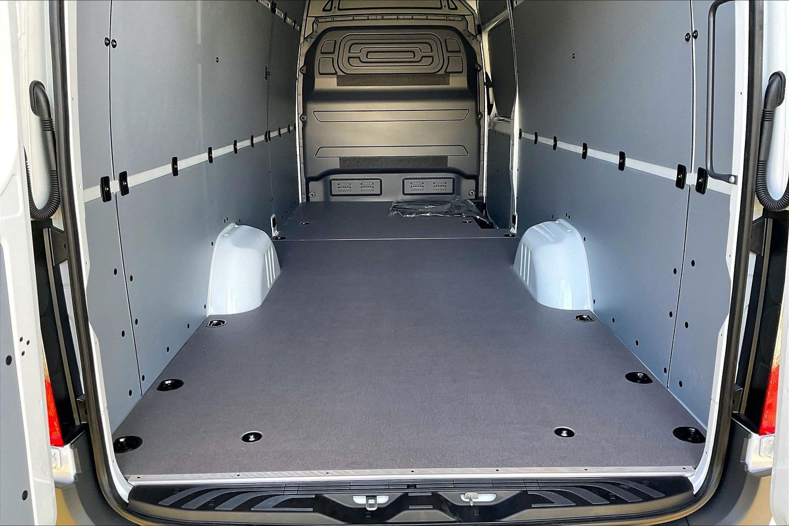 New 2027 Arctic White Mercedes-Benz Cargo 170 WB image 23